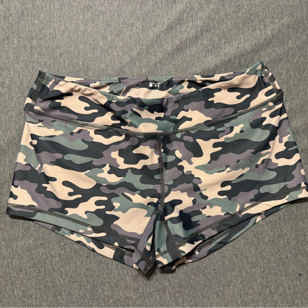 KFT Camo Women's Shorts - Spandex, size XL